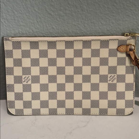 Louis Vuitton Handbags - Louis Vuitton DamierAzur Neverfull Wristlet Clutch